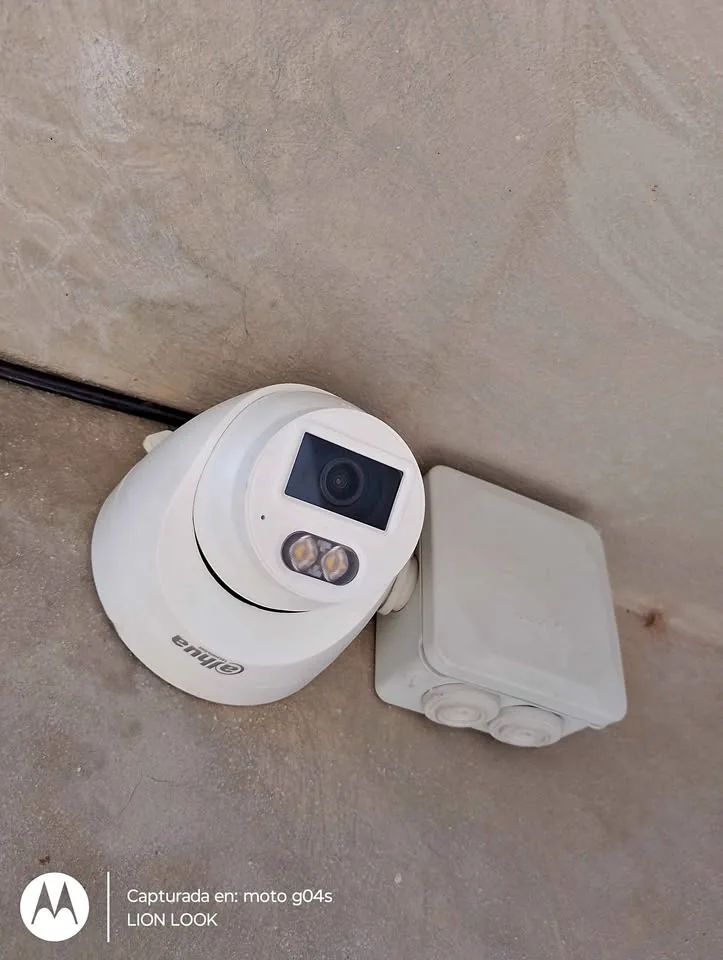 Cámara domo Dahua instalada
