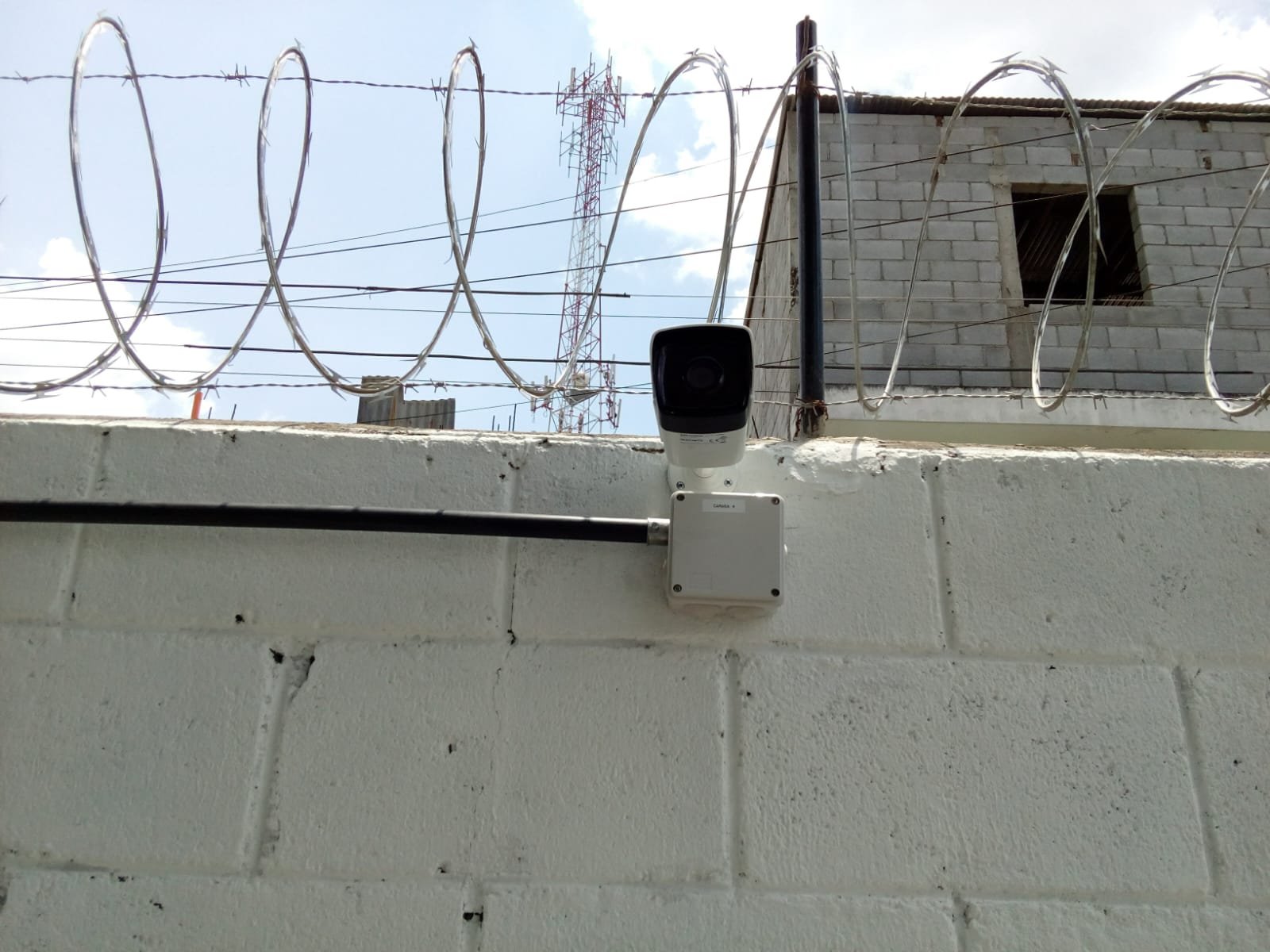 Cámara instalada en perímetro