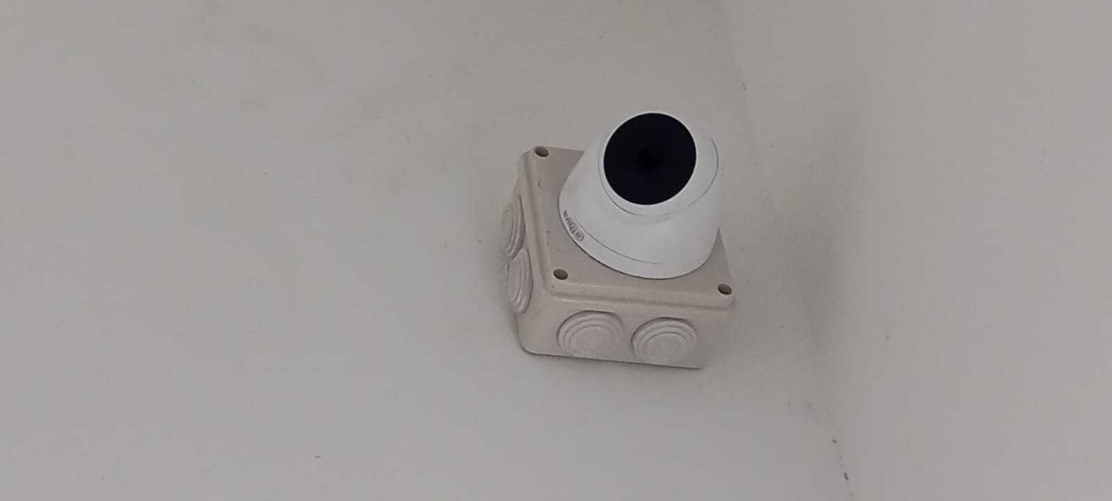 Cámara domo instalada